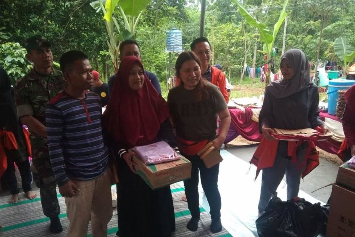 Relawan asal Jakarta  bangun rumah singgah untuk korban banjir Lebak