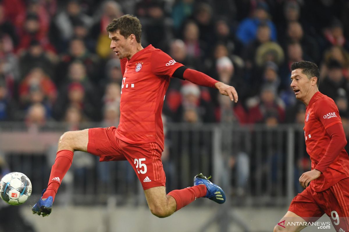 Bayern tampil trengginas  hantam Schalke 5-0