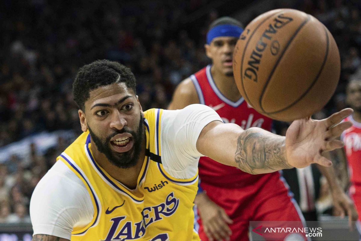 Anthony Davis kembali berlatih, namun berhati hati dengan cederanya