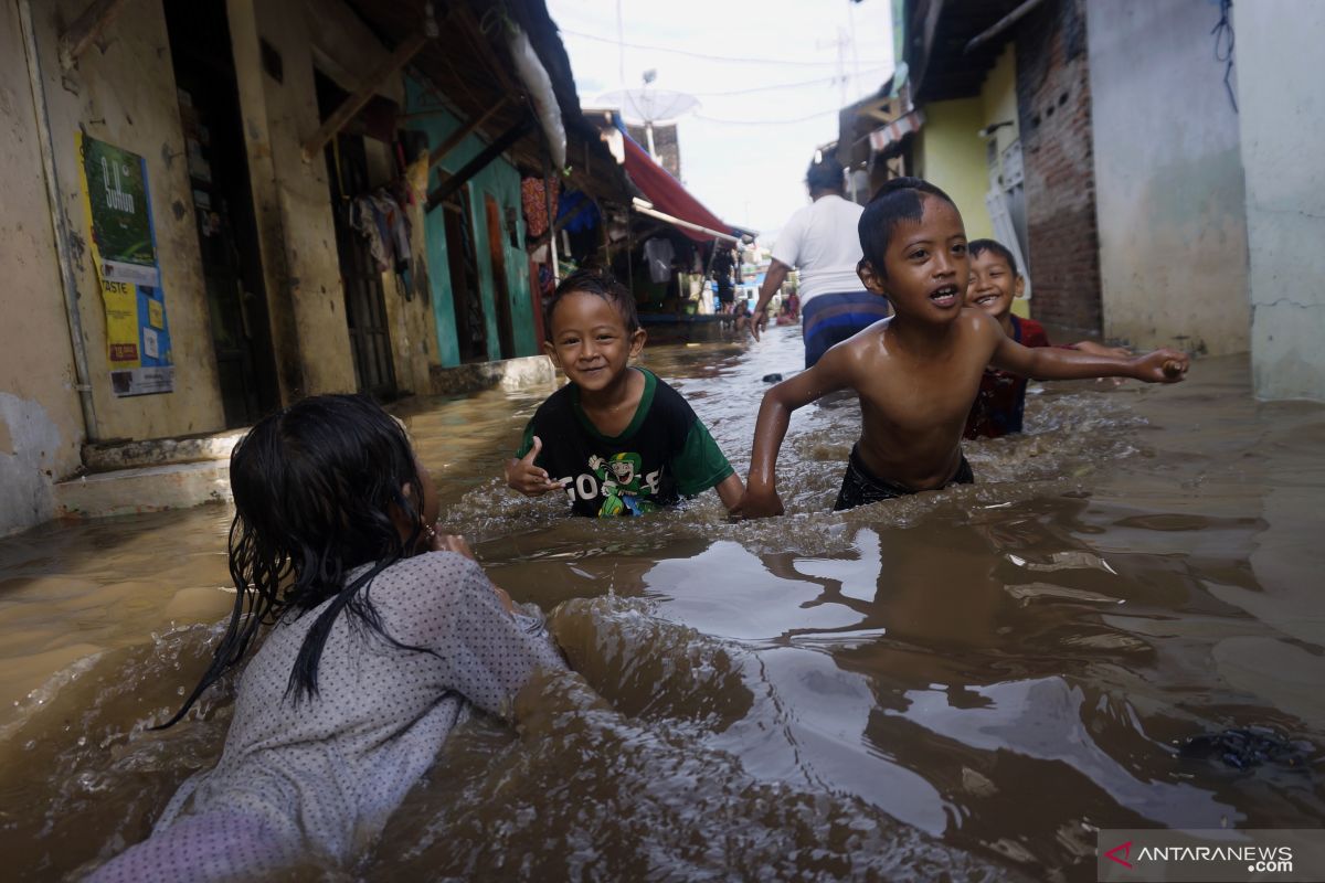 Intensitas hujan meningkat, warga diminta waspada bencana