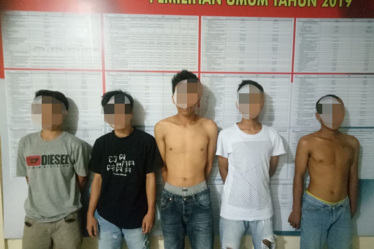 Kerap konsumsi ganja di belakang sekolah, lima remaja ditangkap polisi