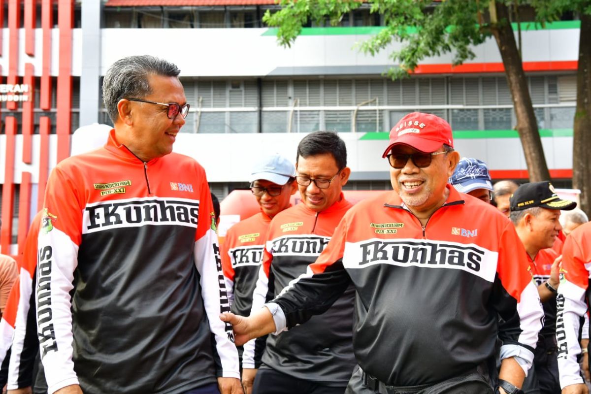 Menteri Besar Negeri Johor Malaysia hadiri reuni FK Unhas Makassar