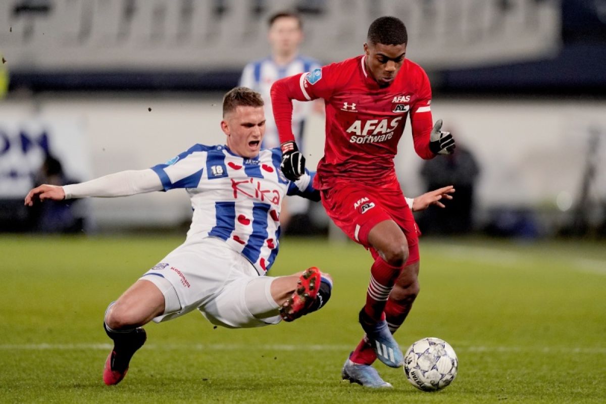 AZ Alkmaar jaga jarak dengan Ajax usai kalahkan Heerenveen 2-1