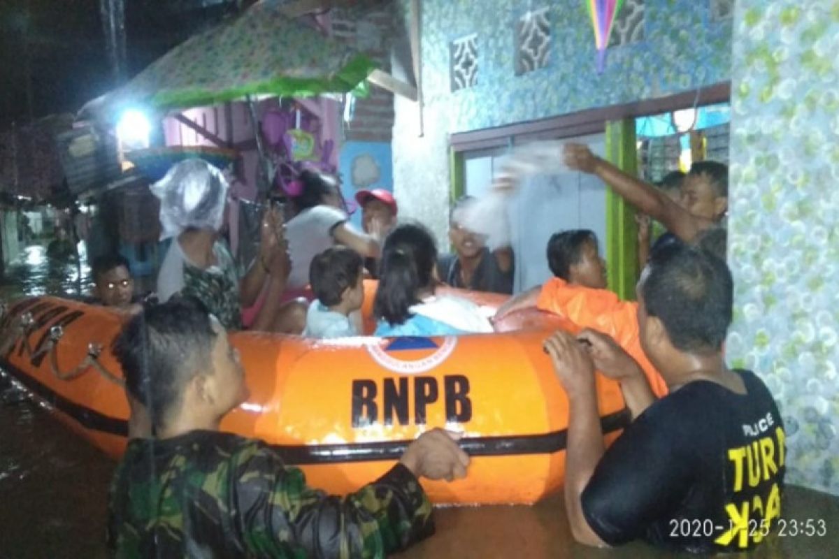 Banjir landa Pekalongan dan Batang, ratusan warga mengungsi