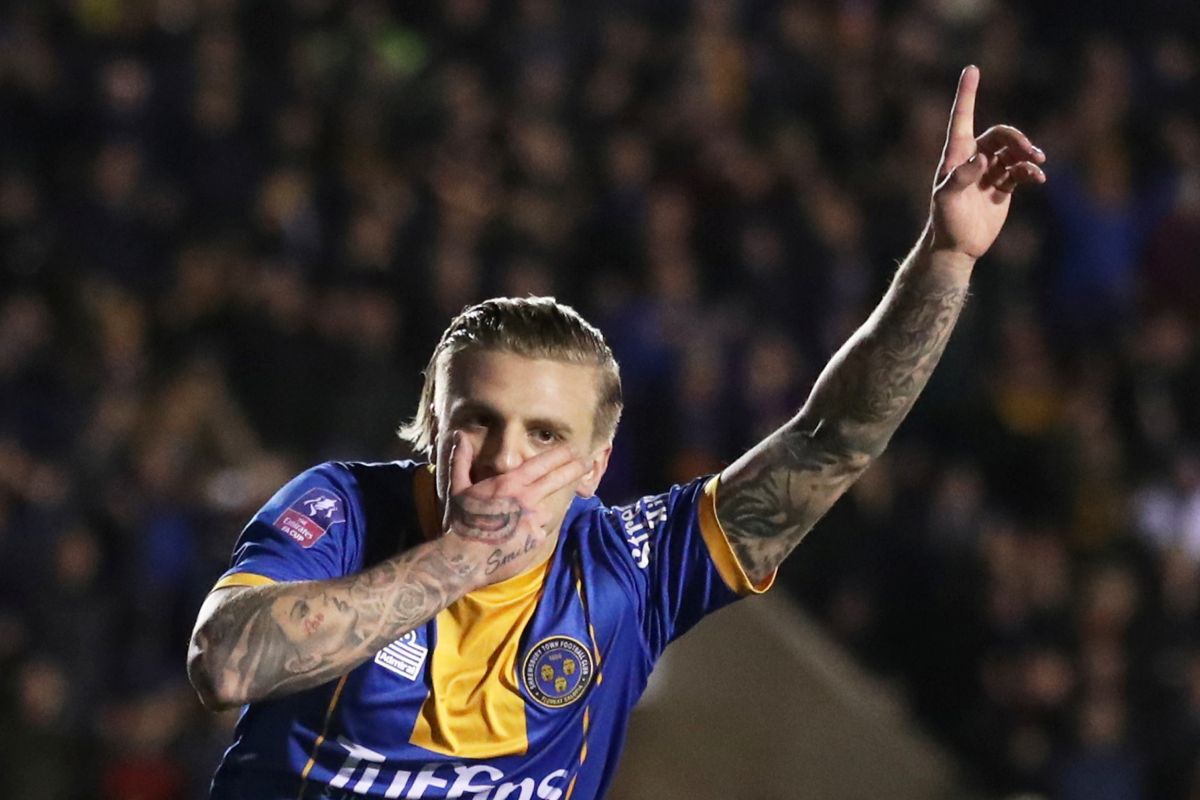 Shrewsbury Town paksa Liverpool bermain imbang  2-2