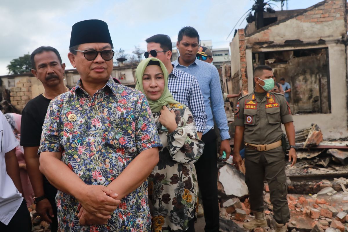 Dikunjungi Gubernur, Warga Bersyukur dan Gembira