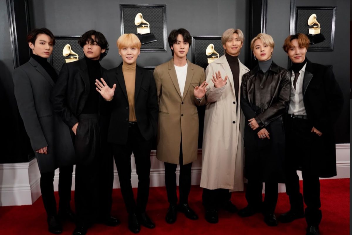 BTS ungkap ingin kolaborasi dengan Ariana Grande di Grammy Awards