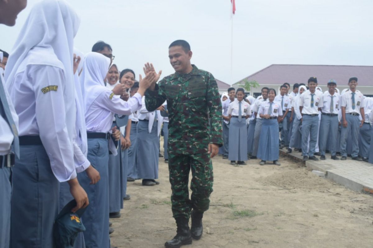 Dandim 0204/DS sampaikan wawasan kebangsaan kepada siswa