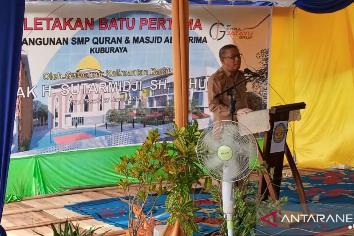 Pemprov Kalbar bantu pengadaan seribu mebel SMP Qur'an di Kubu Raya