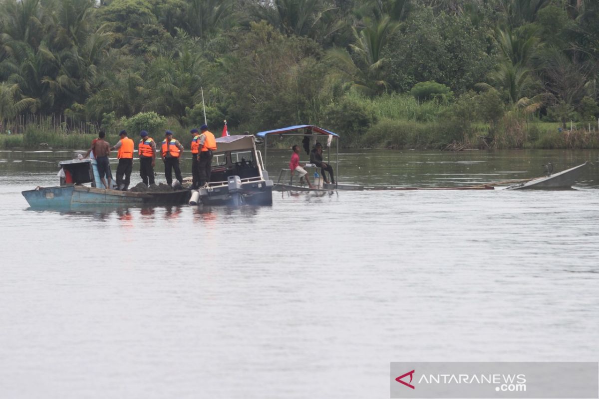 Patroli rutin perairan di Aceh Barat