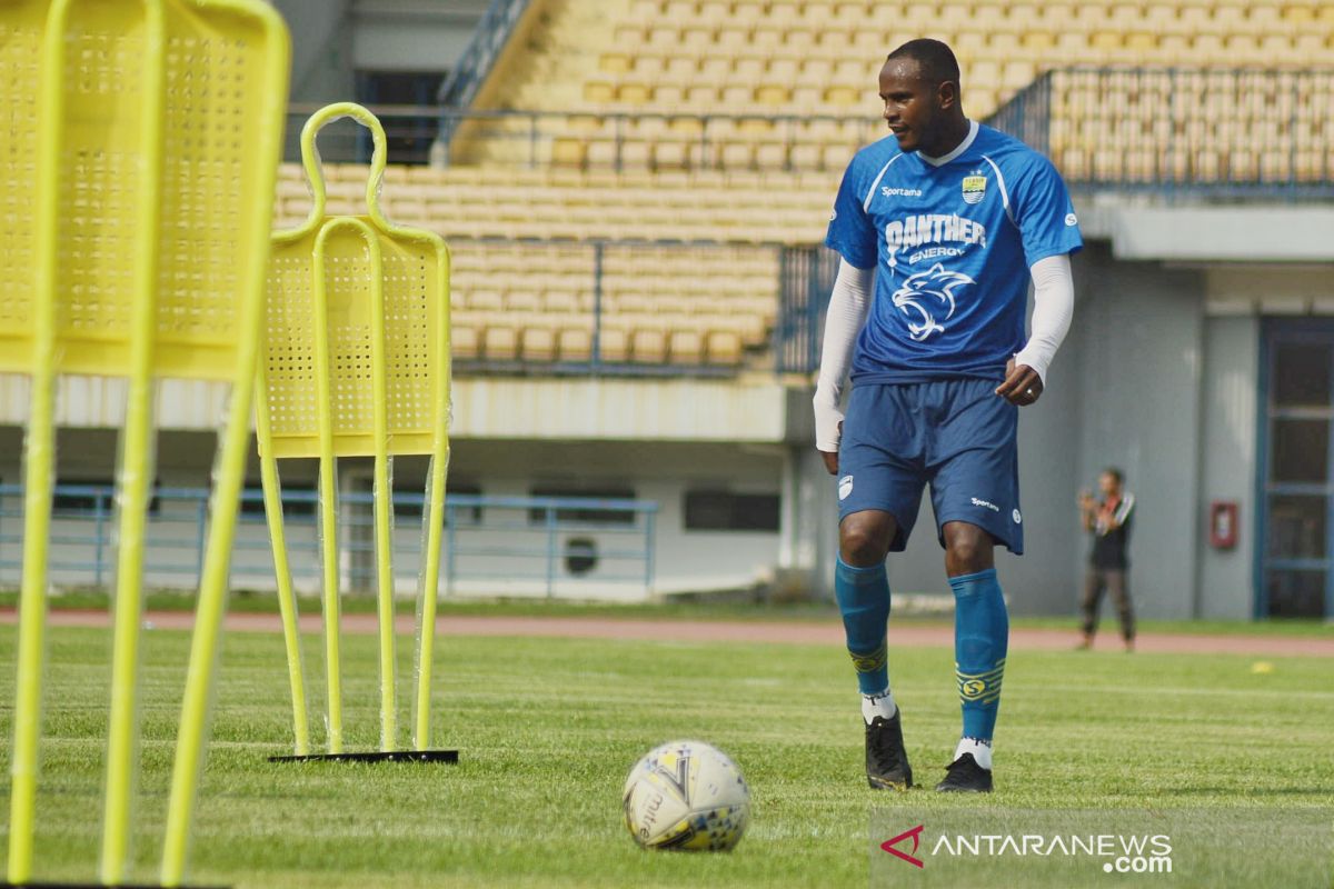 Pelatih Persib tegaskan tak rekrut Joel Vinicius