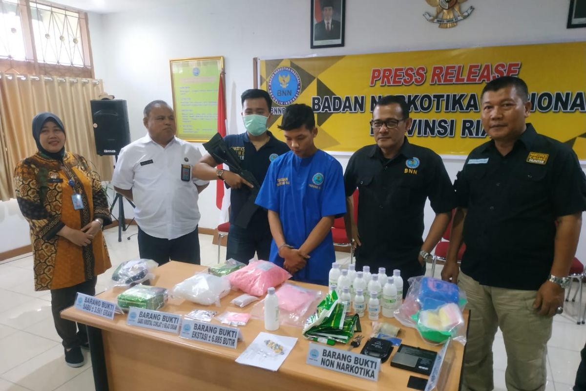 BNN Riau musnahkan 3,5 kilogram sabu asal Malaysia