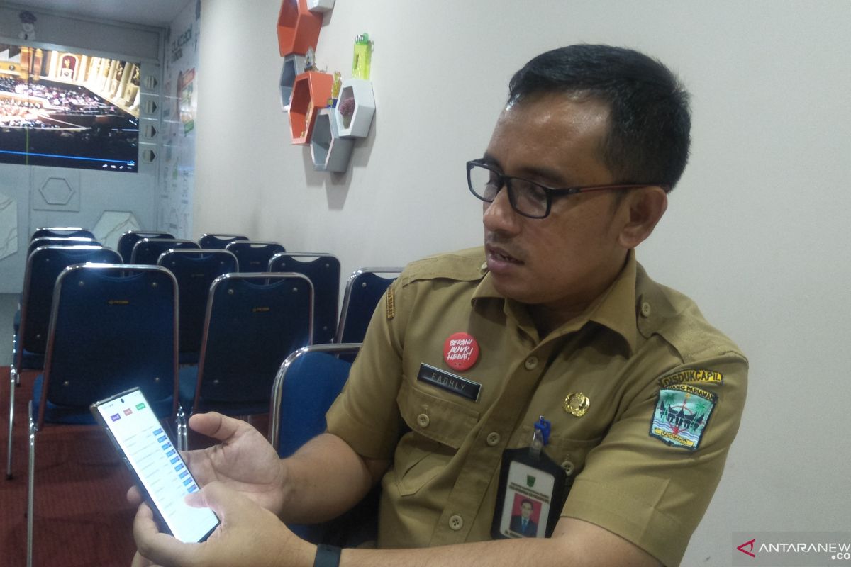 Melalui aplikasi Dukcapilceria Digital, warga Padang Pariamanurus surat kependudukan di nagari
