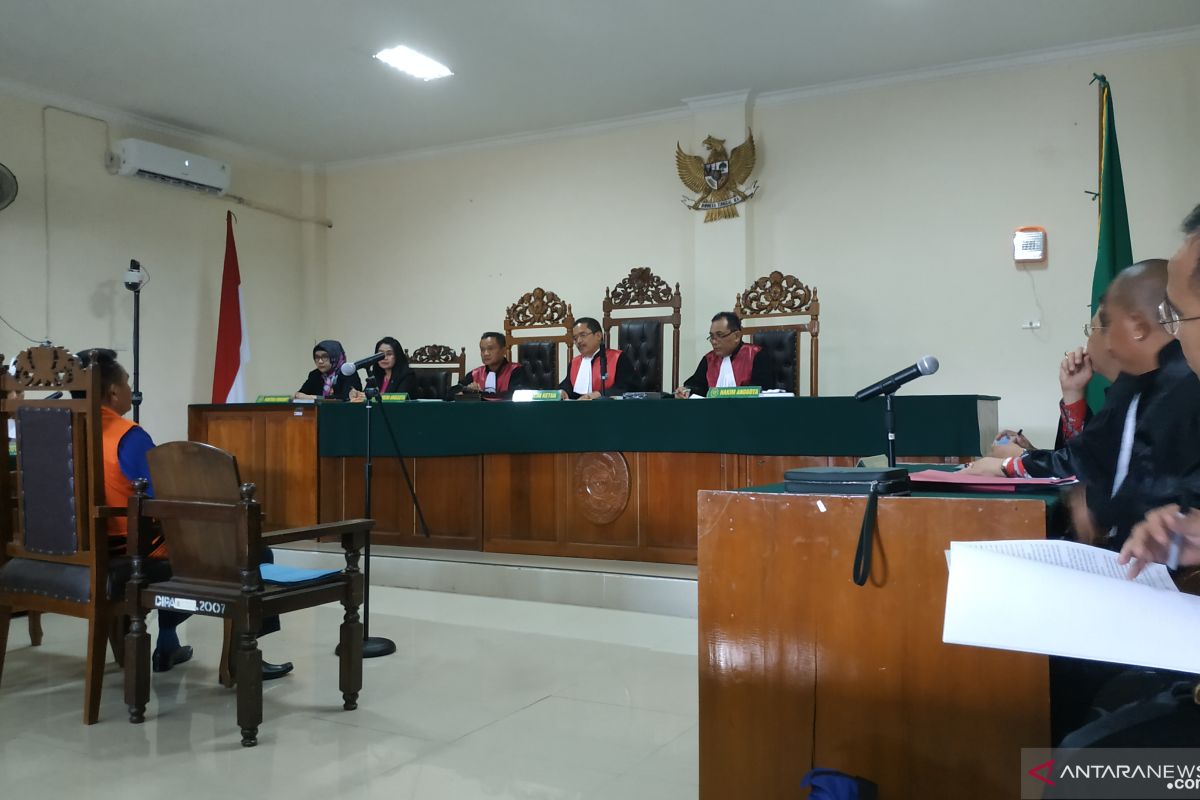 Hakim vonis 18 bulan empat terpidana suap proyek di Bengkayang