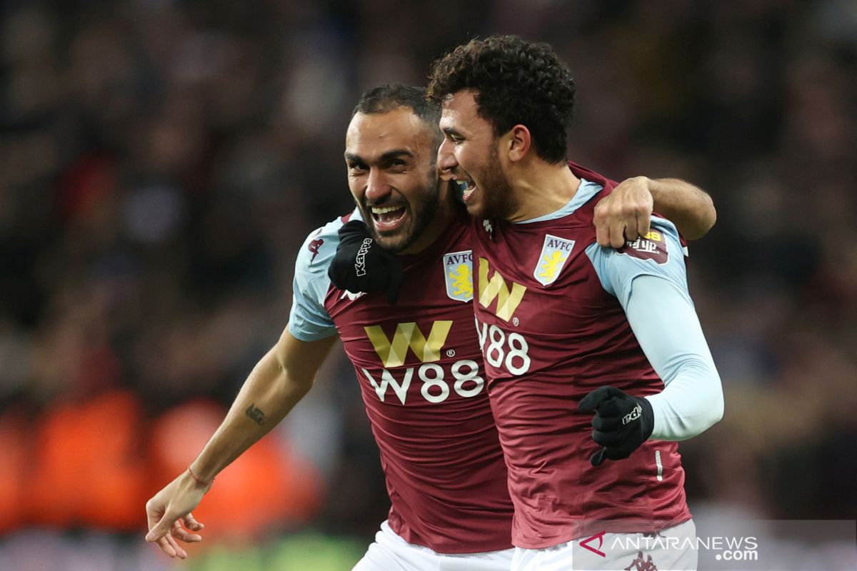 Aston Villa secara dramatis lewati Leicester City  ke final Piala Liga