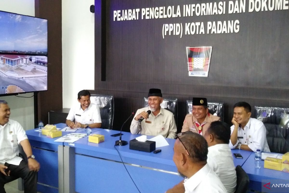 Cek perkembangan banjir, Wali Kota Padang lakukan telekonferensi dengan camat dan lurah
