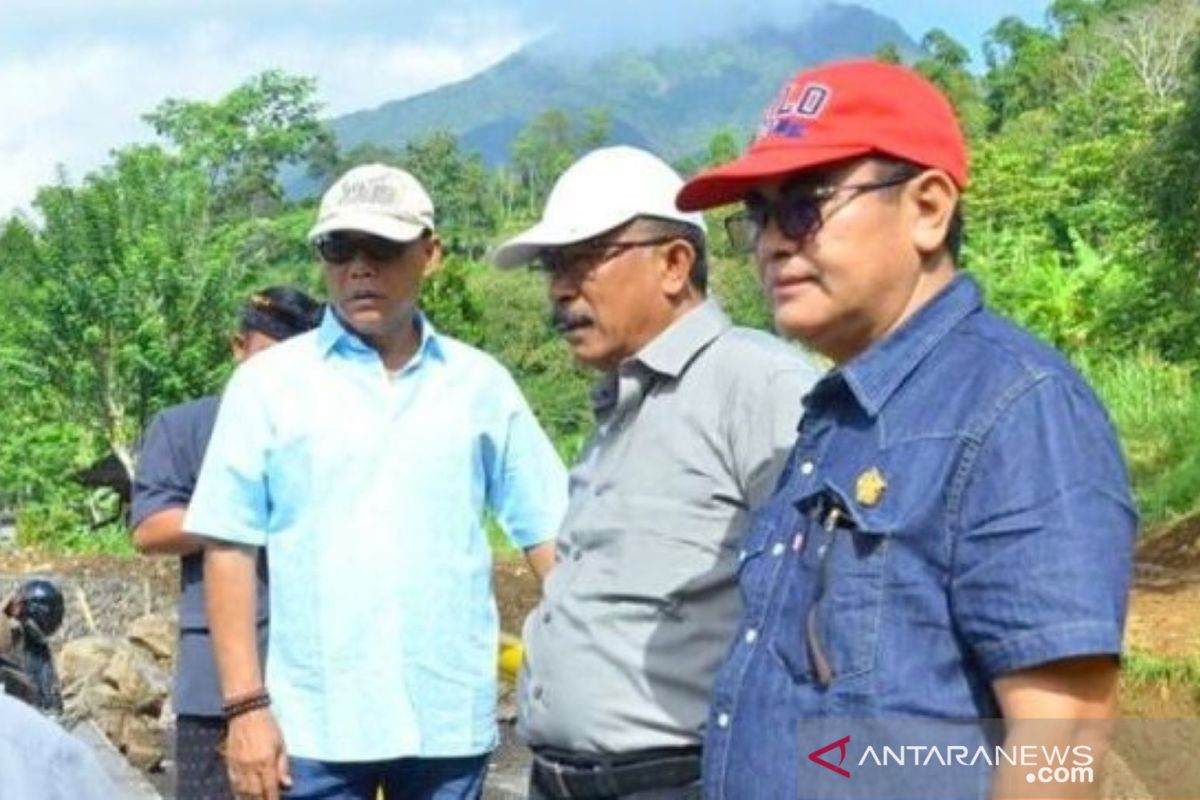 DPRD Bali sidak jalan Patung Jagung-Titigalar di Tabanan yang longsor