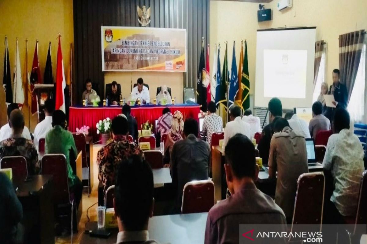 KPU perkuat SDM penyelenggara Pilkada di tujuh Kabupaten soal hukum