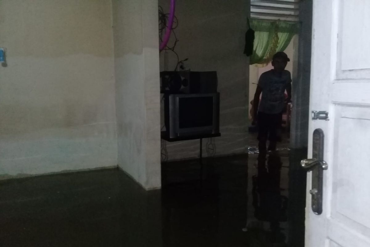 Puluhan rumah di Manggopoh Agam diterjang banjir