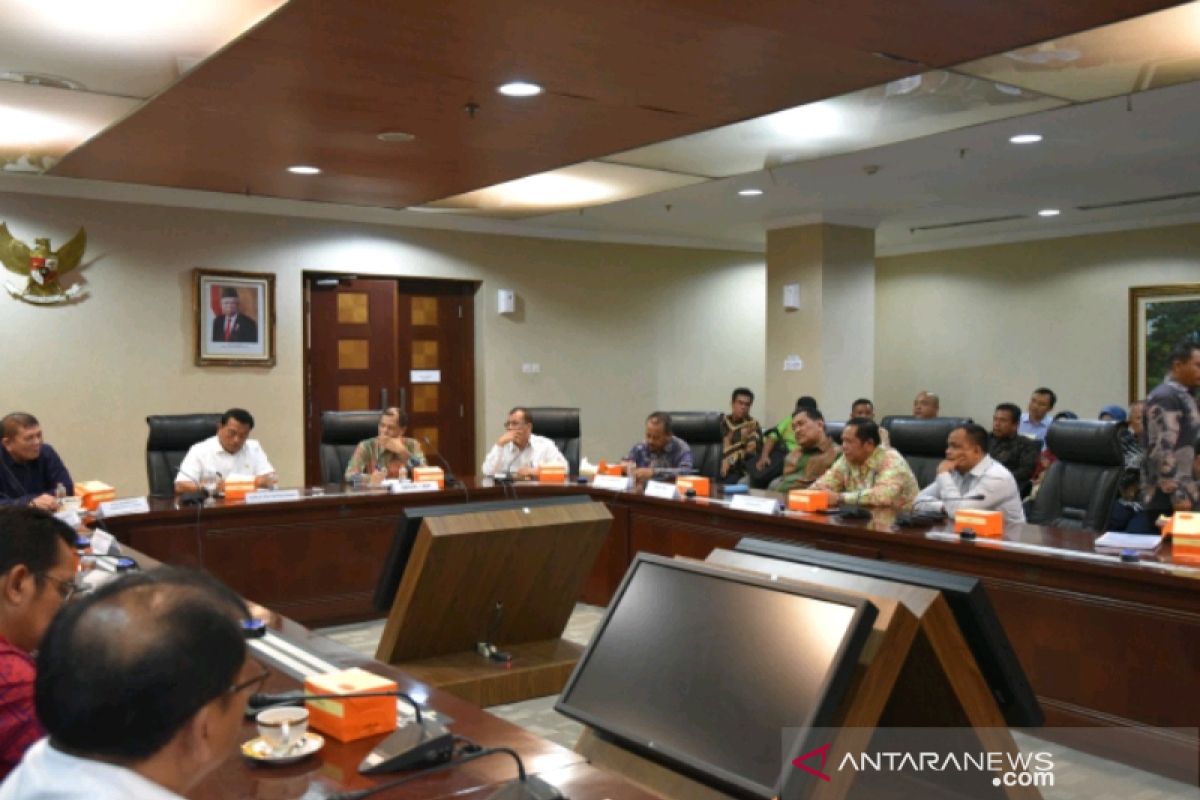 Kepala Staf Presiden pimpin rapat percepatan pembangunan Tabagsel