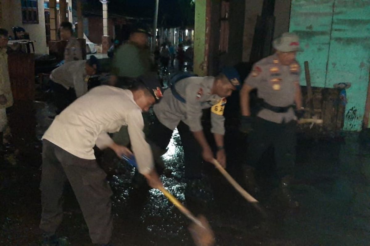 Polda Jatim kirim personel bantu korban banjir bandang Bondowoso