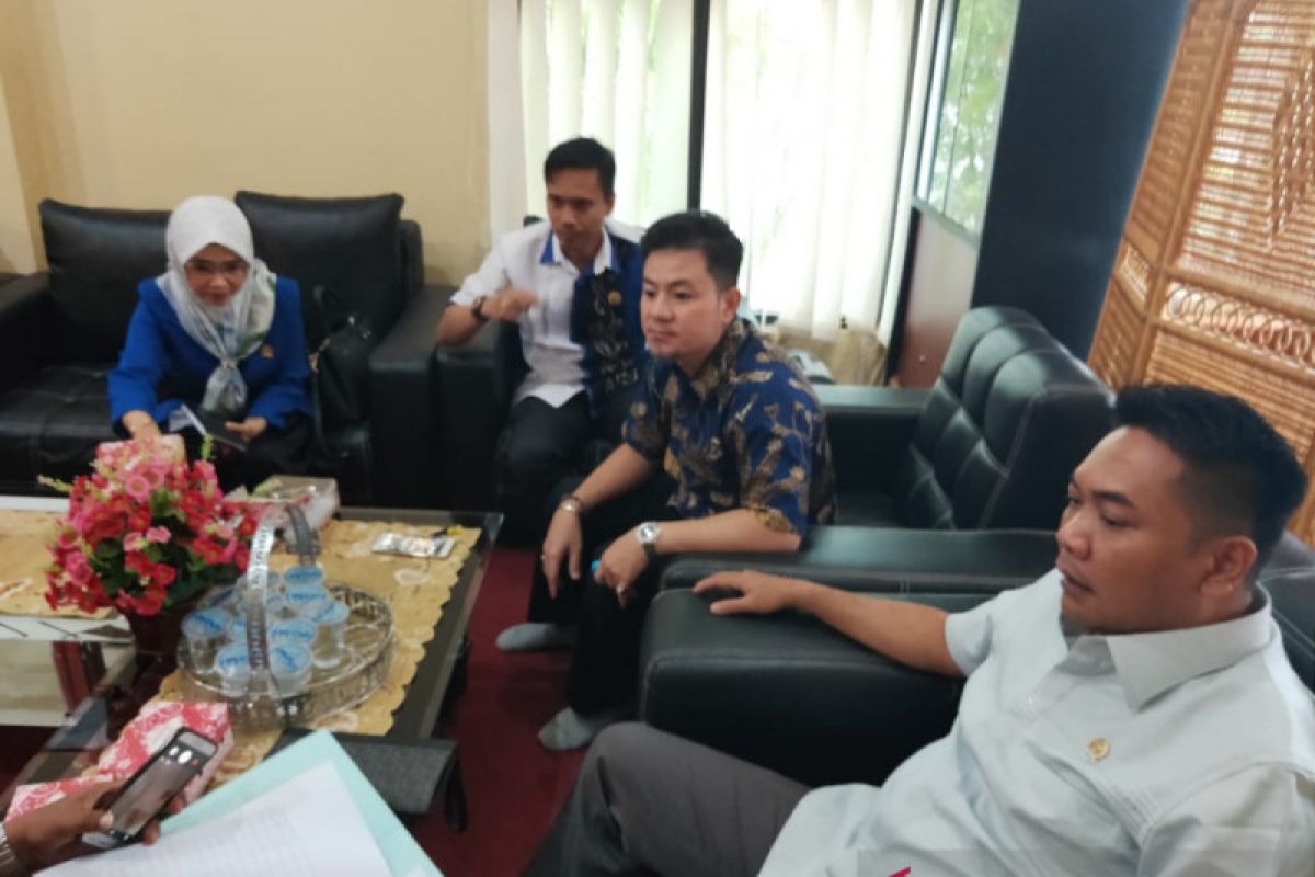 Disdukcapil Banjarmasin diminta buat aplikasi daring daftar antri