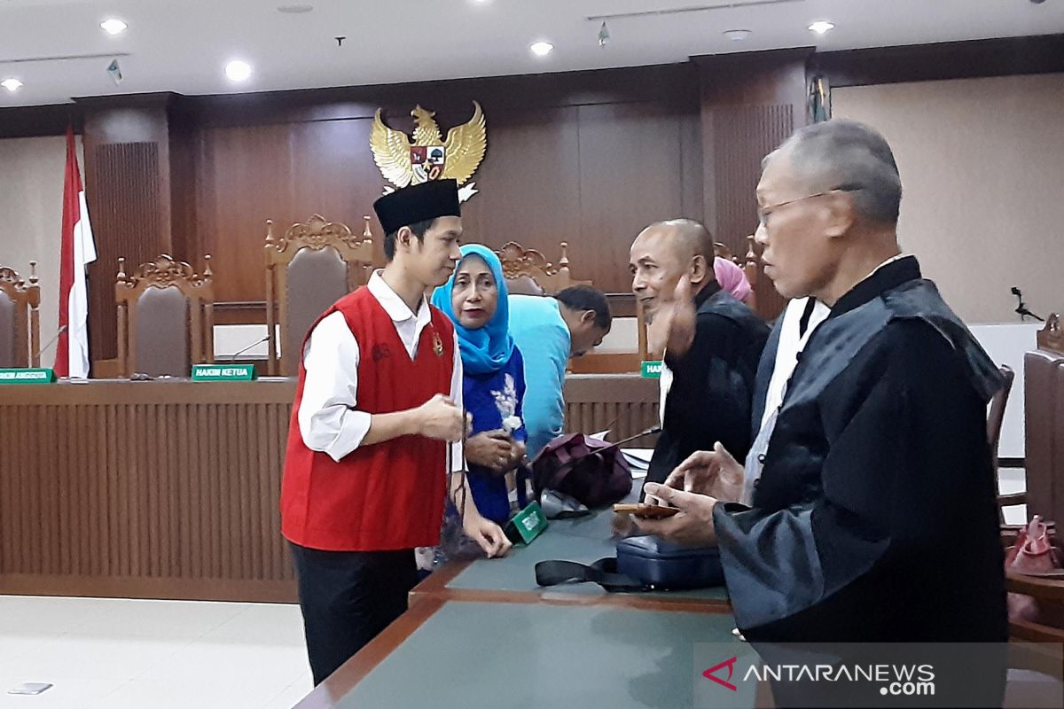 Pelaku kericuhan Luthfi divonis empat bulan penjara