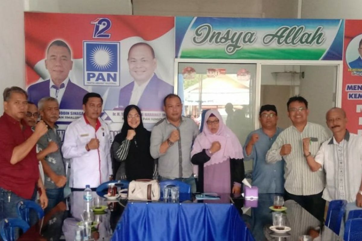 Amran Sinaga ambil formulir bacabup dari PAN