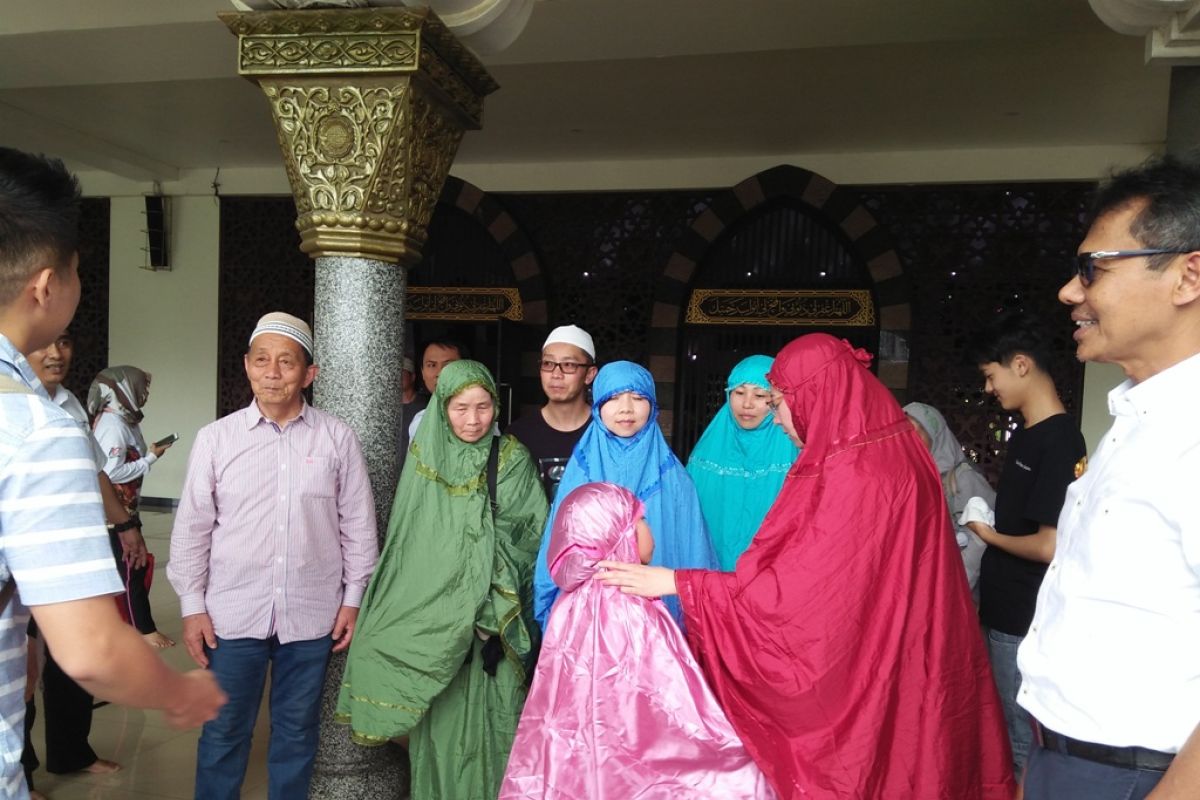 Chinese Muslim say sorry for making West Sumatra residents worried