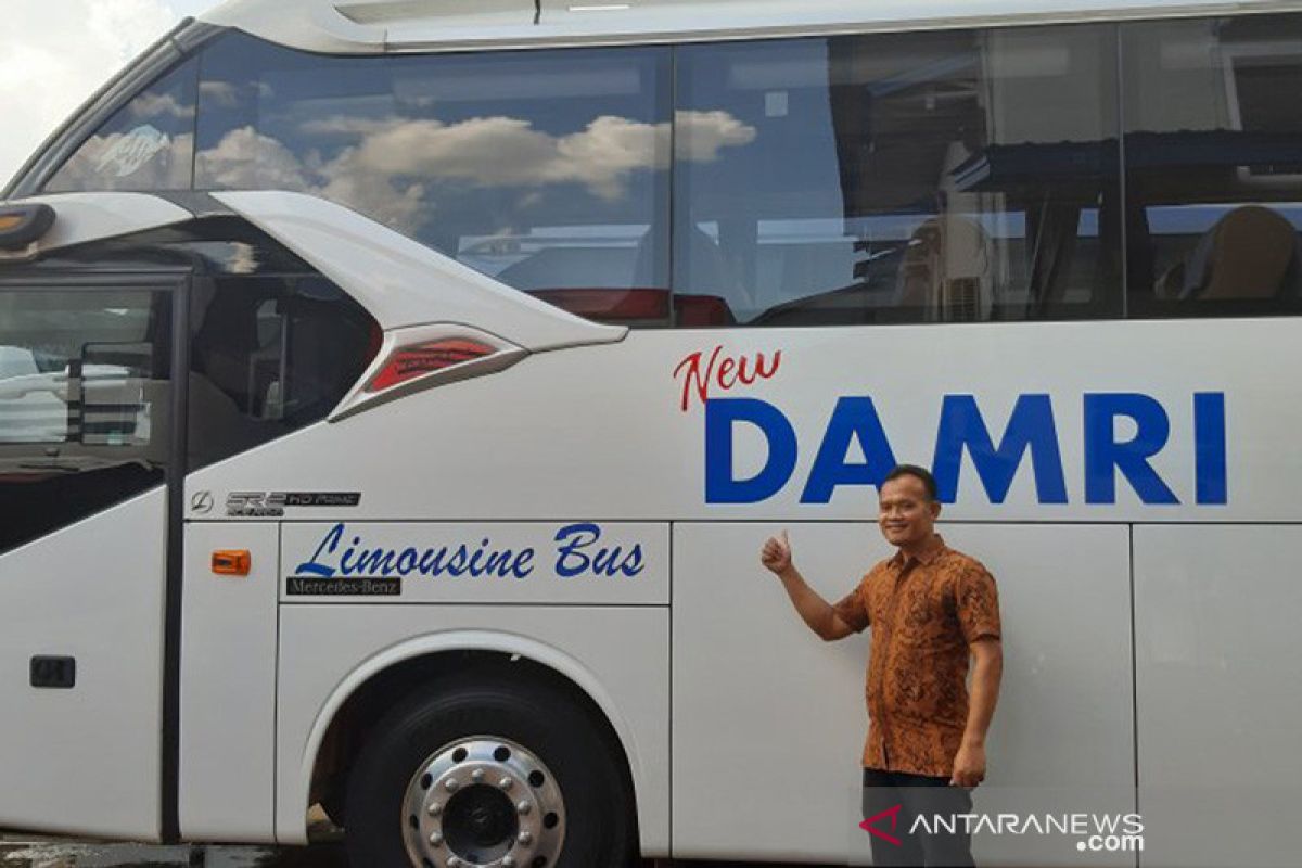 Bus Damri menuju Bandara Soekarno-Hatta tetap beroperasi