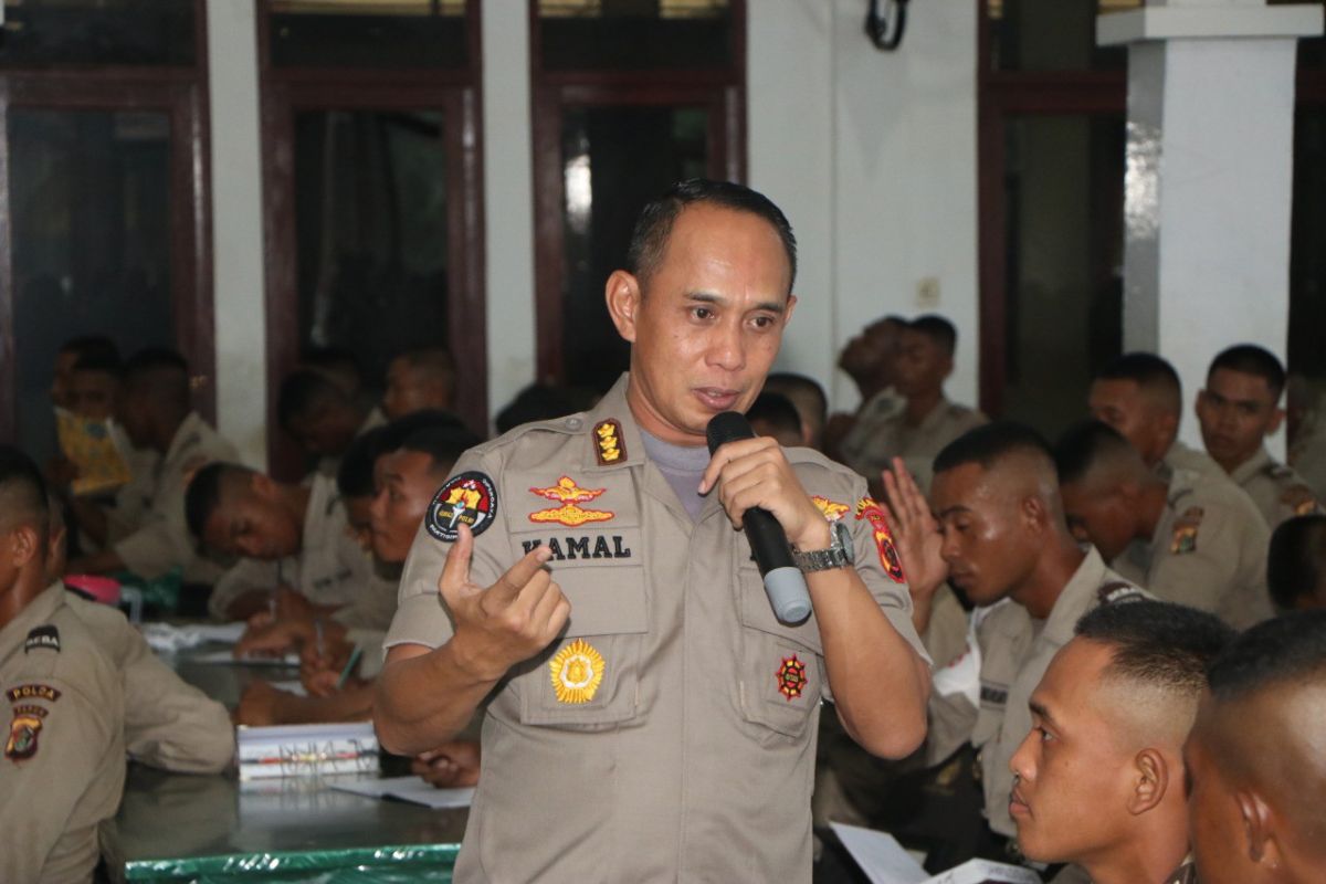 Kabid Humas Polda Papua berikan materi kehumasan siswa SPN Jayapura