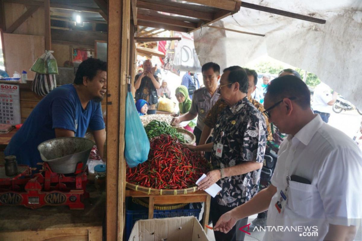 Harga cabai di Solo masih bertahan tinggi