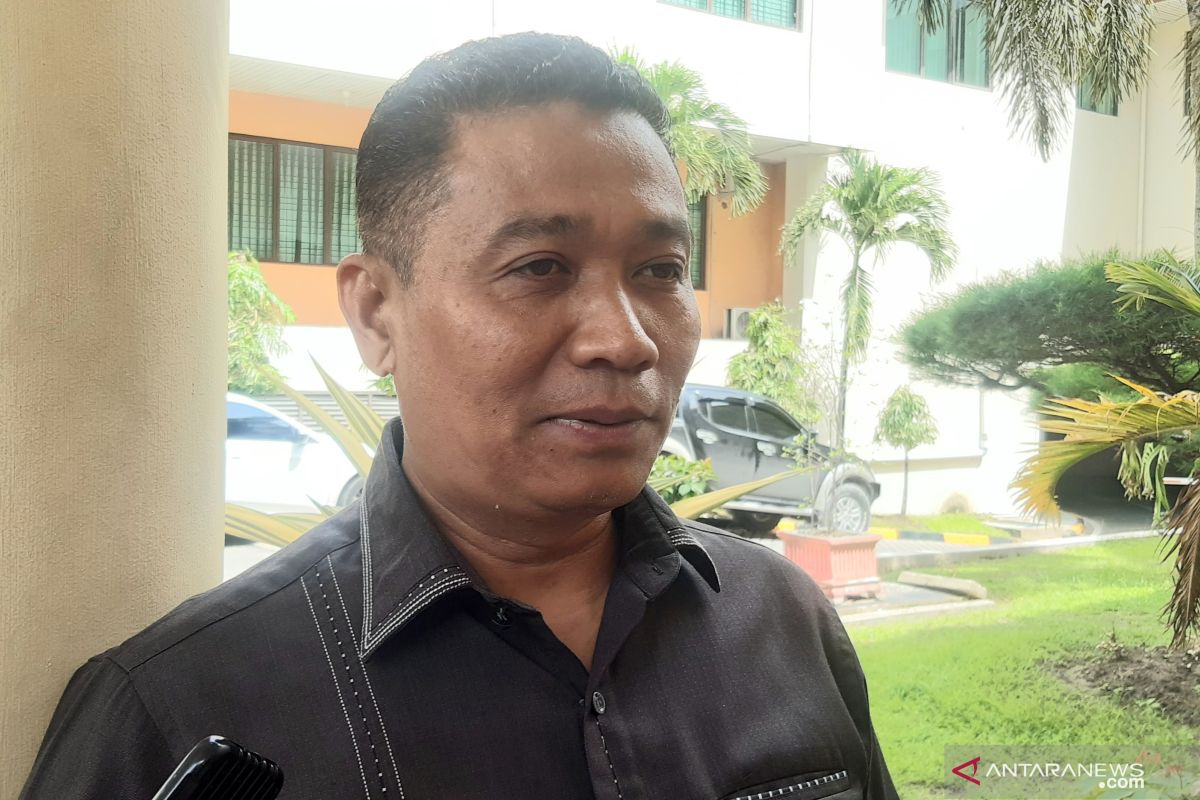 Seluruh anggota DPRD dari PKS se-Riau sisihkan gaji untuk bantu perangi COVID-19