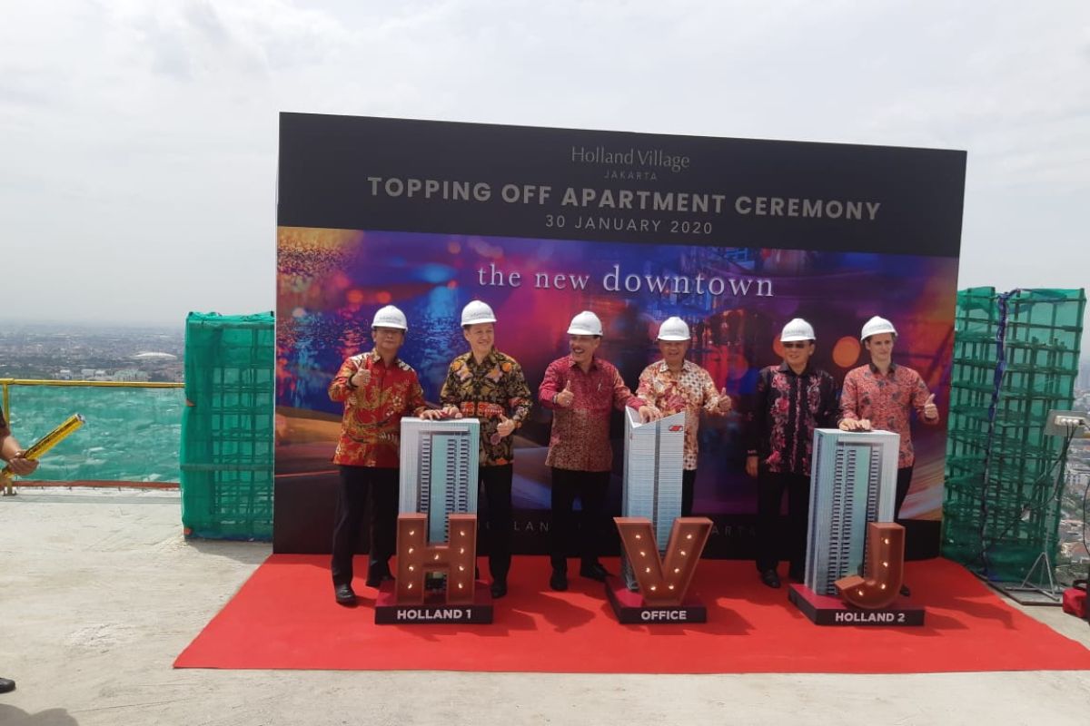 Lippo Karawaci rampungkan pekerjaan atap Holland Village Jakarta