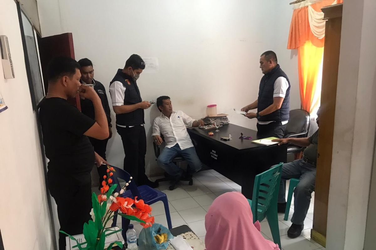 OTT di Kantor Camat Babalan, 3 orang diamankan beserta uang Rp5 juta dalam amplop