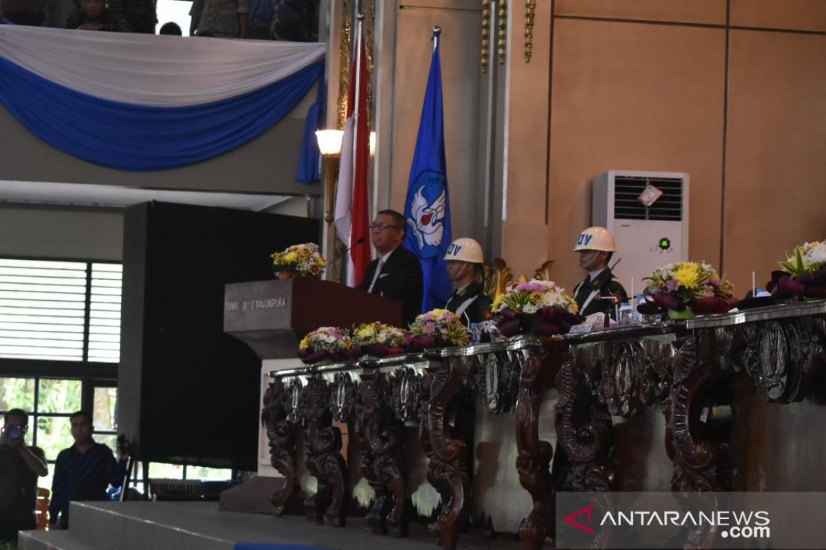 Gubernur Kalbar ajak wisudawan Untan Pontianak memajukan daerah