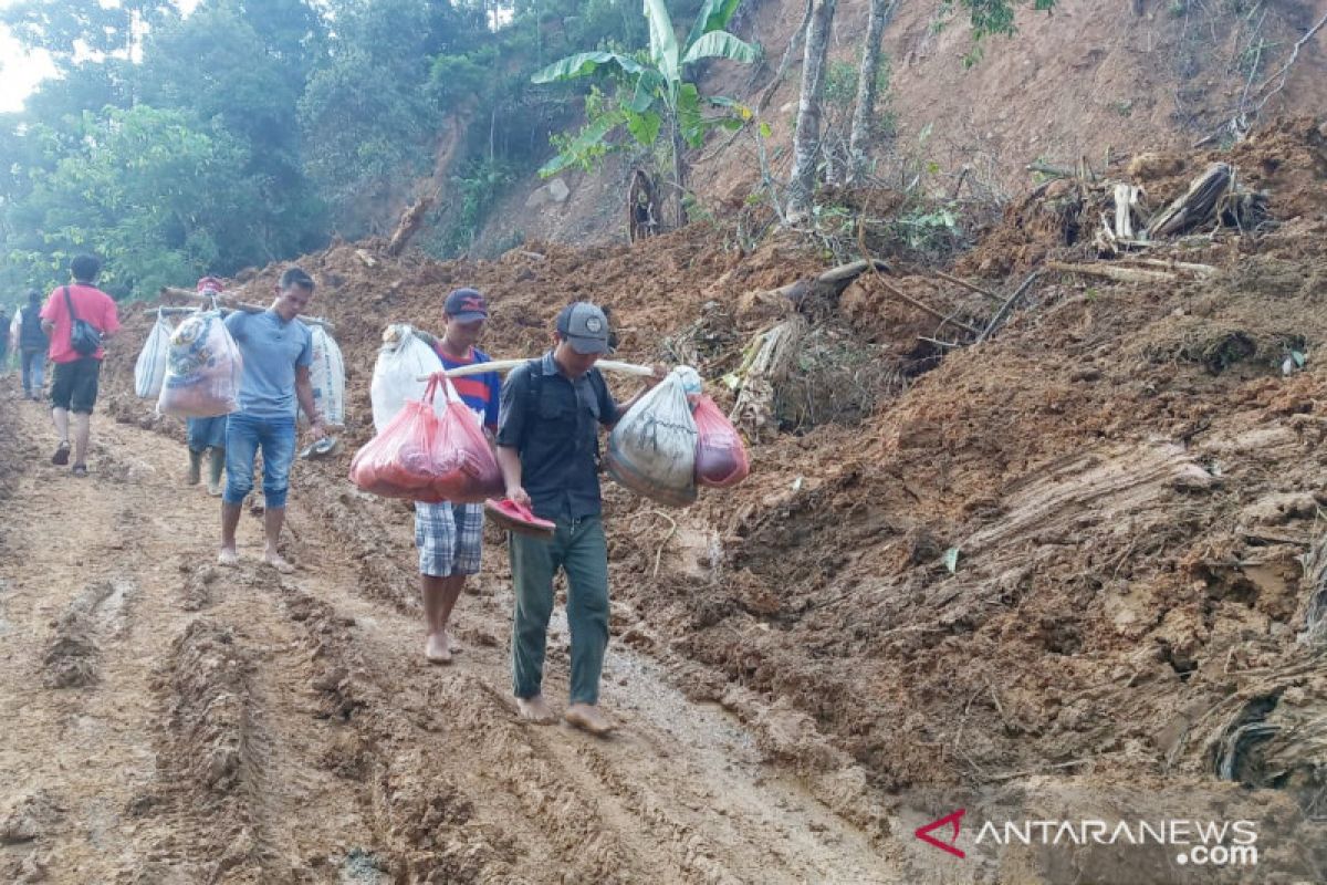 8.100 warga Desa Cileuksa Bogor siap direlokasi