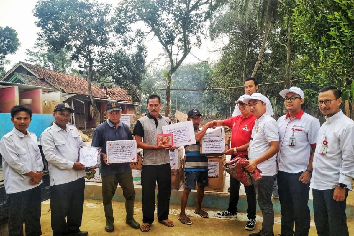 Bank Banten Bantu Korban Banjir Lebak Melalui Program 