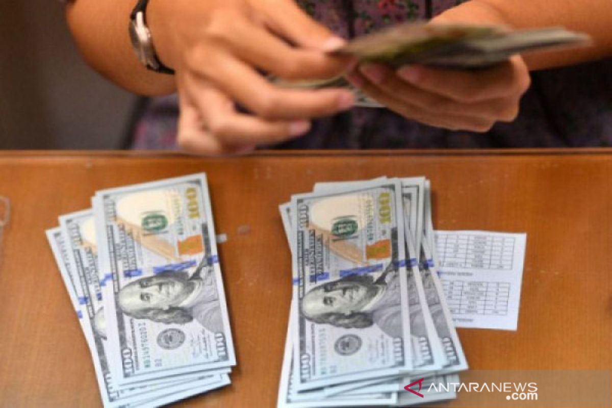 Kurs dolar AS sedikit berubah setelah Fed pertahankan suku bunga