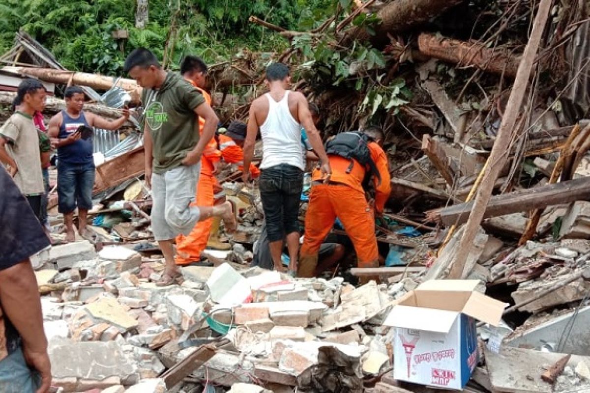 Update berita banjir Tapteng, dua jenazah lagi ditemukan