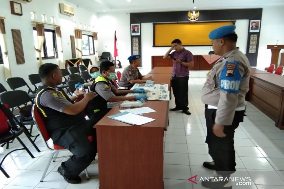 Antisipasi narkoba, puluhan anggota Polres Pekalongan Kota tes urine