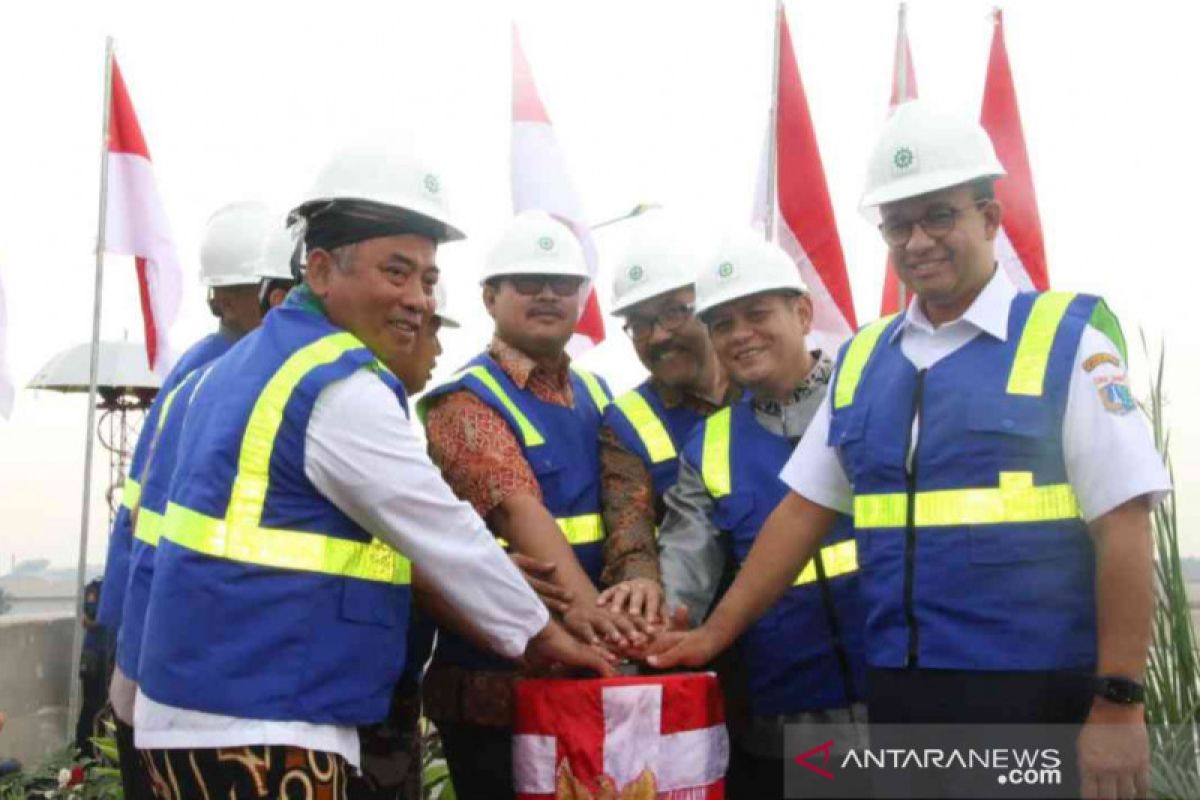 Anies Baswedan resmikan dua jalan layang di Bekasi