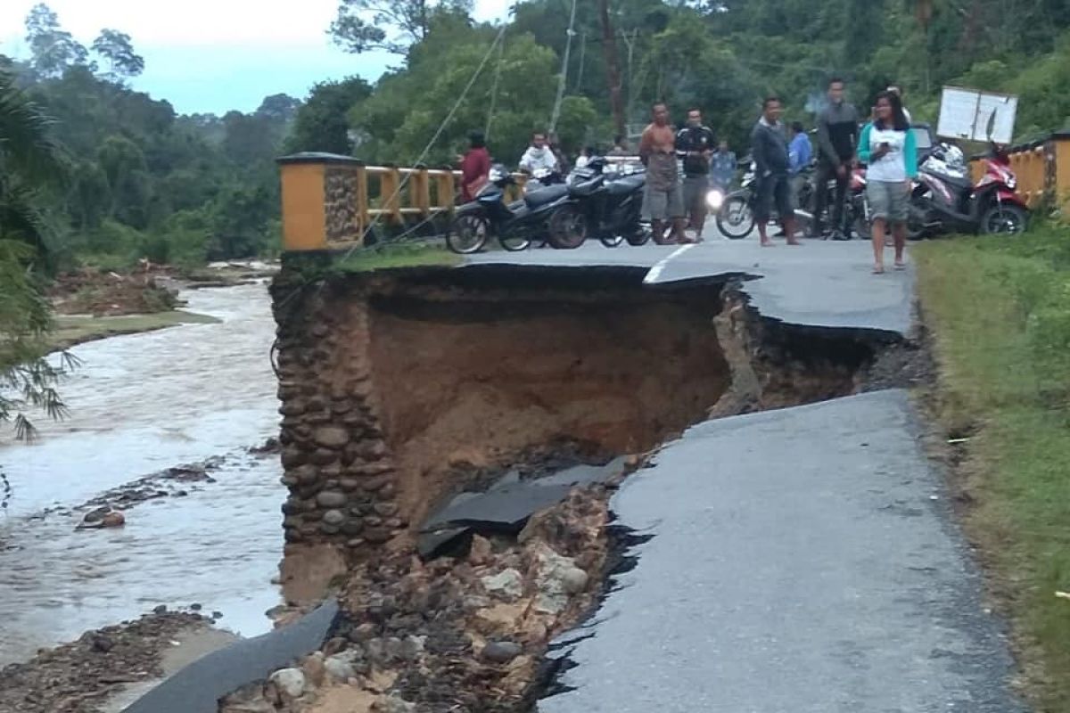 Bupati Tapteng: Ini adalah banjir terbesar selama saya ada