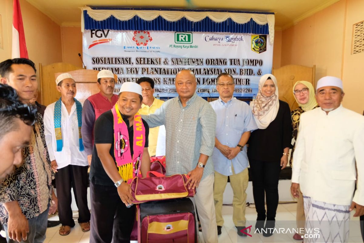 BUMN Malaysia umrahkan dua warga Lombok