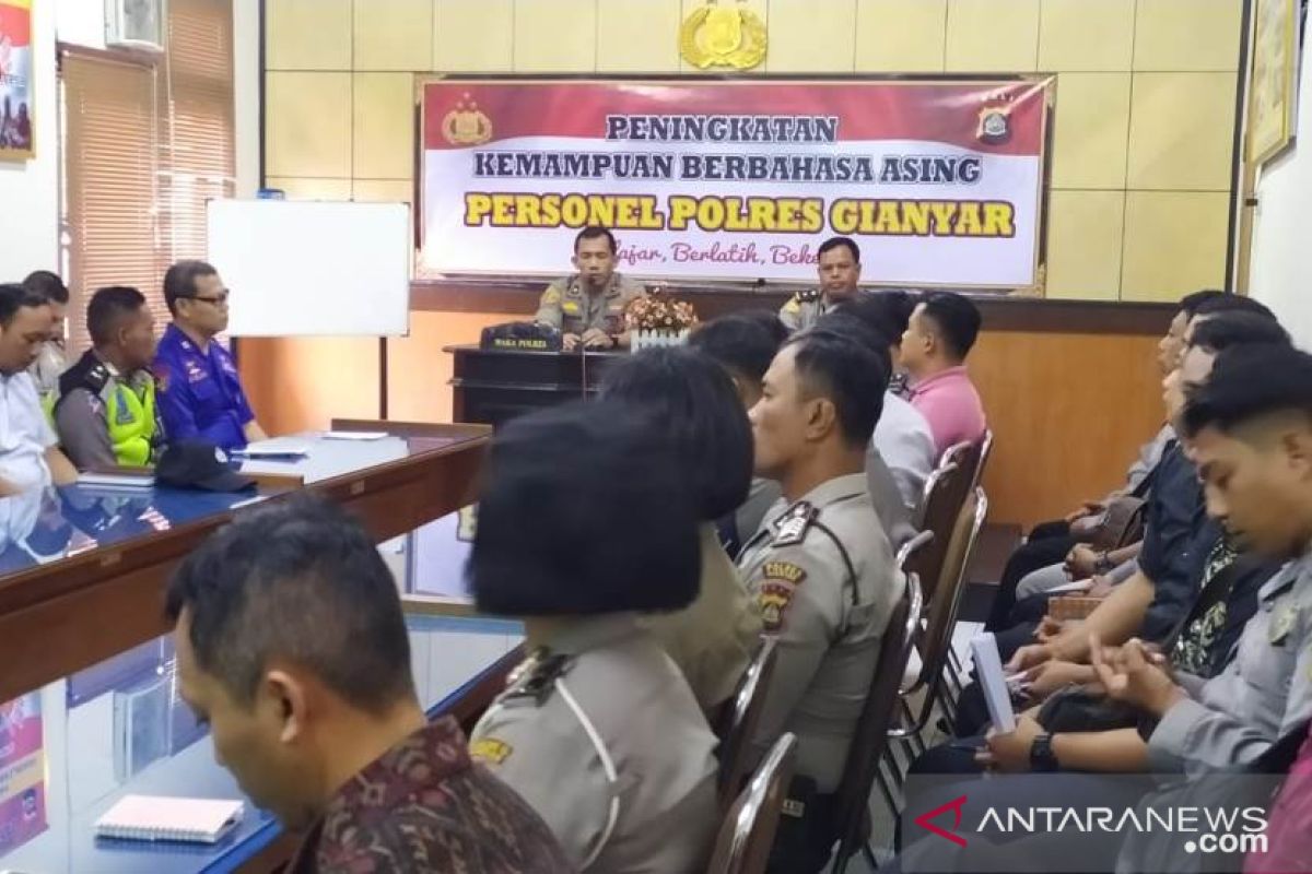 Polres Gianyar edukasi 35 personel untuk berbahasa asing