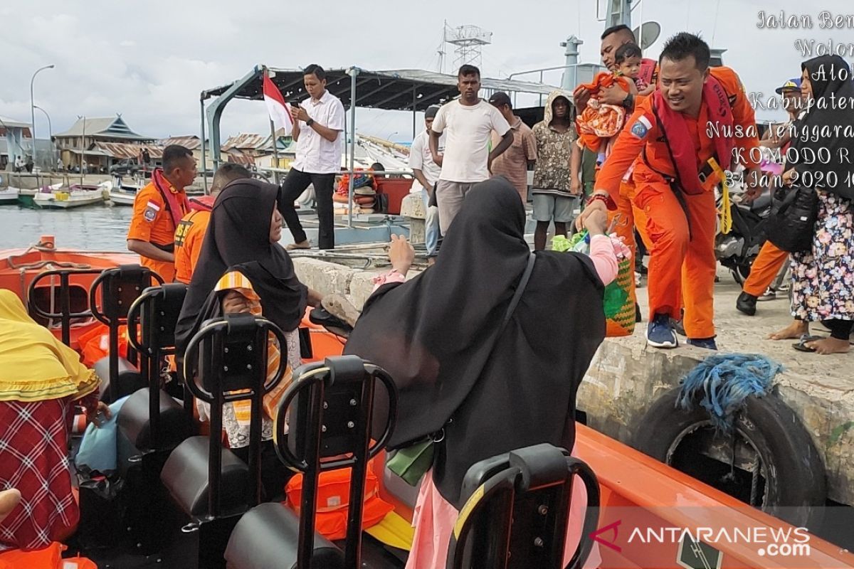 Basarnas Maumere berhasil evakuasi puluhan penumpang KM Citrawati