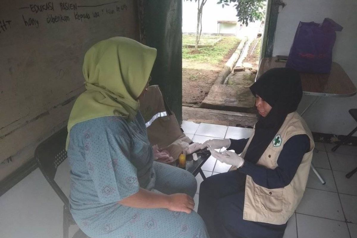 Tujuh pengungsi korban banjir Lebak dirujuk