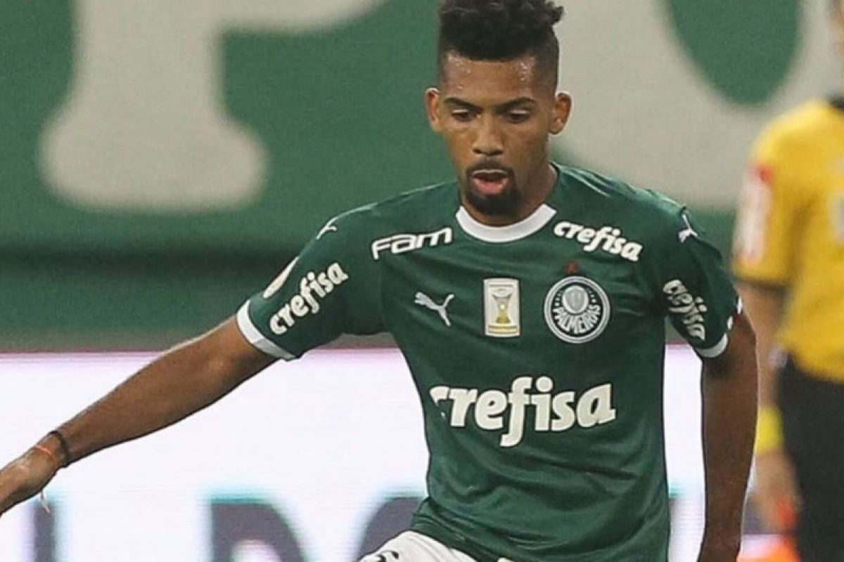 Barcelona resmi rekrut Matheus Fernandes dari Palmeiras