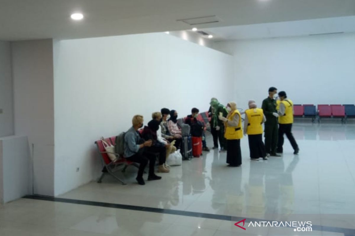 Tujuh mahasiswa Indonesia dari China tiba di Palembang