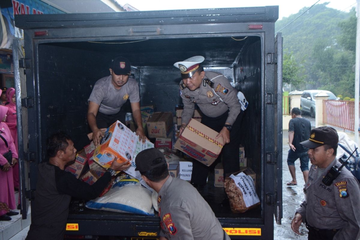 Polres Situbondo kirim bantuan logistik terdampak banjir bandang di Bondowoso